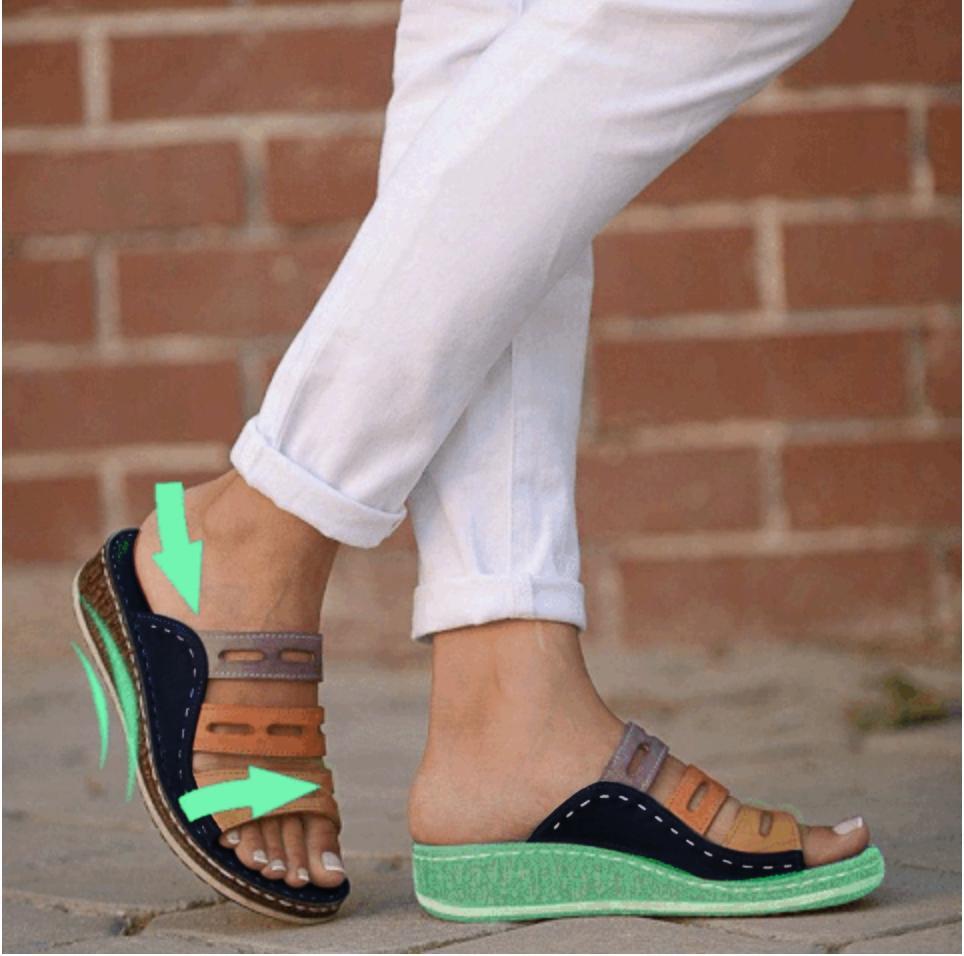 Breeze Chic - Orthopädische Sandale für Frauen mit dreifarbigem Riemen